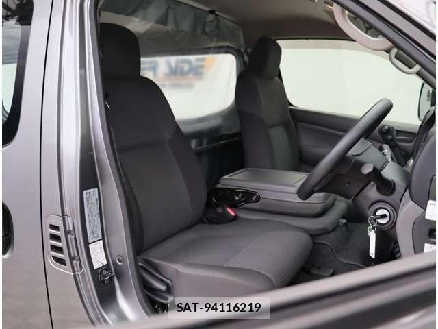Nissan NV350 Caravan 2020-12 8881381-19