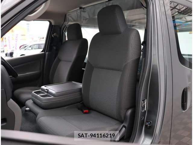 Nissan NV350 Caravan 2020-12 8881381-21