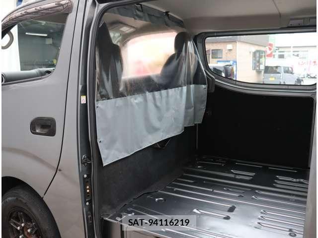 Nissan NV350 Caravan 2020-12 8881381-25