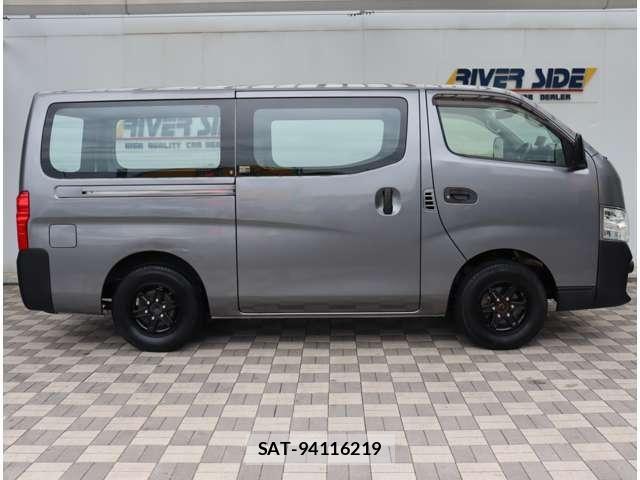 Nissan NV350 Caravan 2020-12 8881381-3