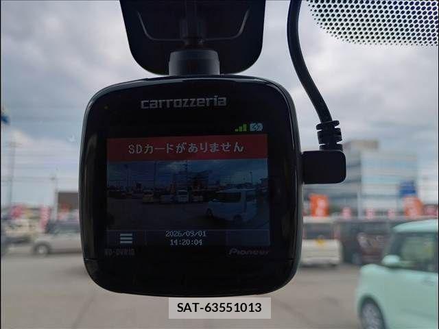 Nissan NV350 Caravan 2013-07 8881385-14