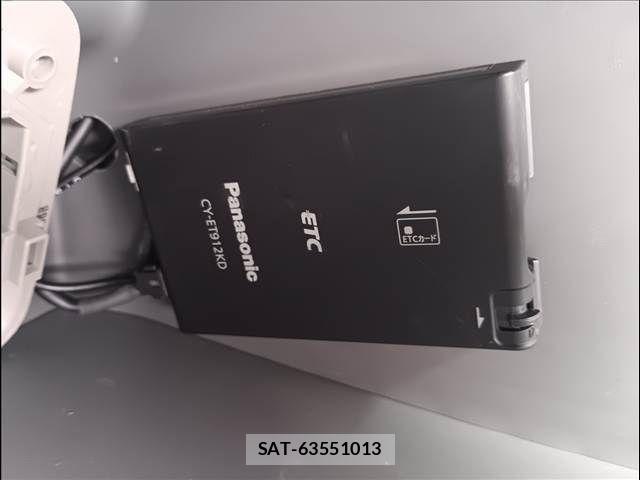 Nissan NV350 Caravan 2013-07 8881385-18