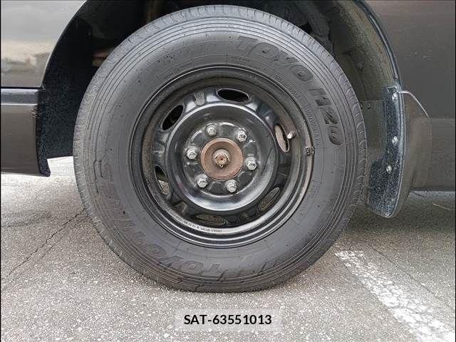 Nissan NV350 Caravan 2013-07 8881385-21