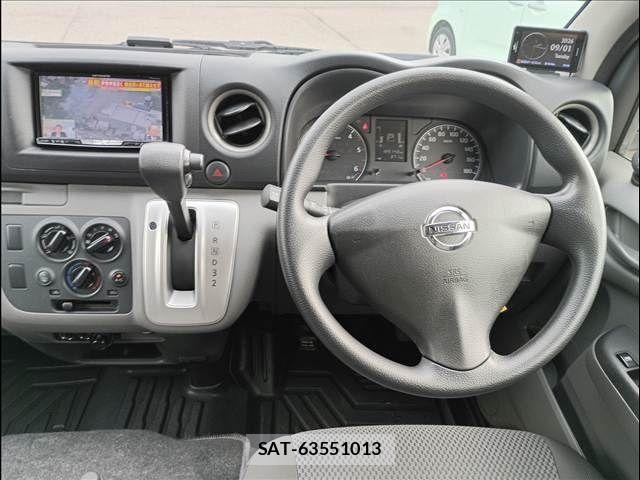 Nissan NV350 Caravan 2013-07 8881385-3
