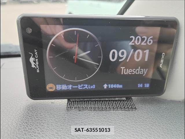 Nissan NV350 Caravan 2013-07 8881385-8