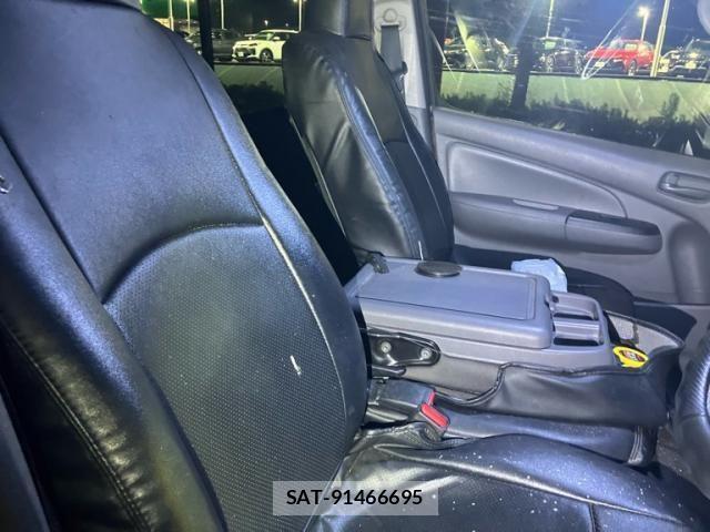 Nissan NV350 Caravan 2018-04 8881382-12