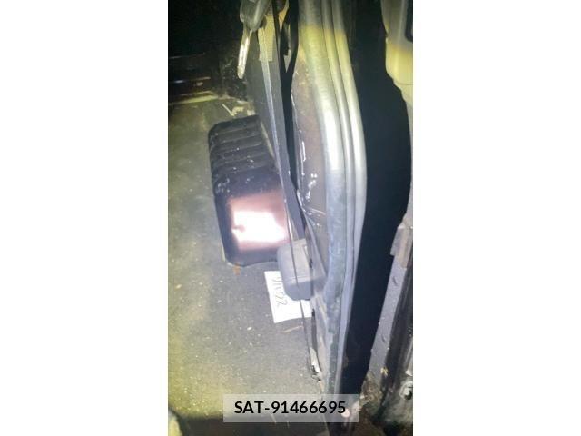Nissan NV350 Caravan 2018-04 8881382-28