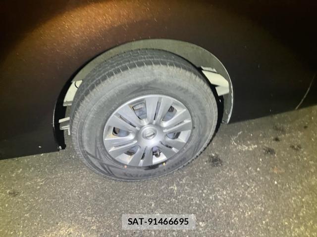 Nissan NV350 Caravan 2018-04 8881382-2