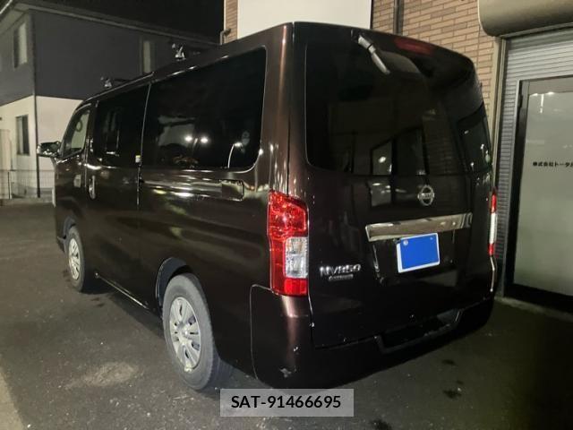 Nissan NV350 Caravan 2018-04 8881382-6