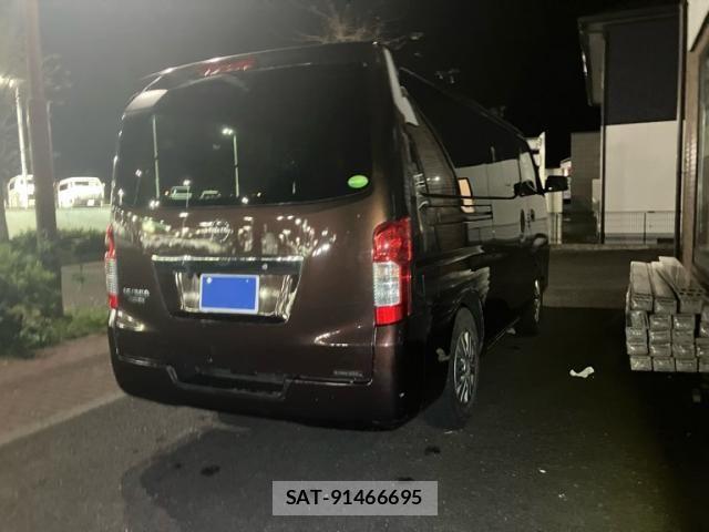 Nissan NV350 Caravan 2018-04 8881382-7