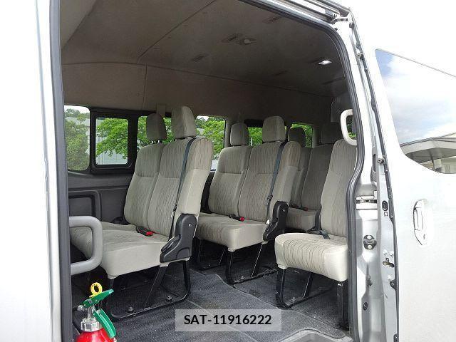 Nissan NV350 Caravan Microbus 2018-03 7963152-11