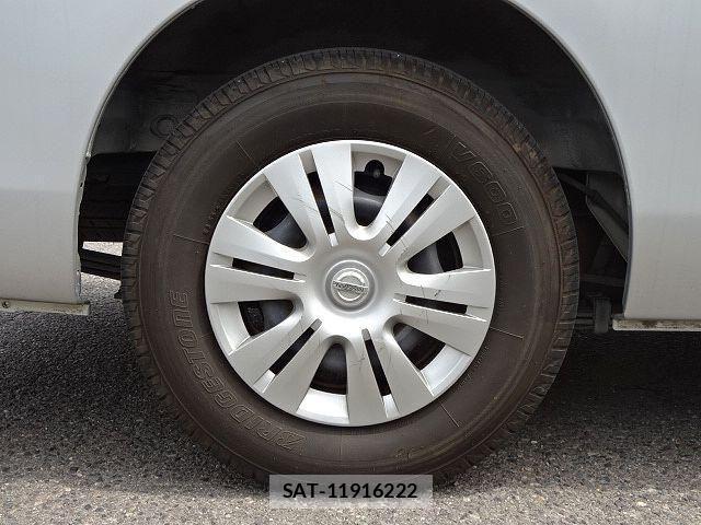 Nissan NV350 Caravan Microbus 2018-03 7963152-28