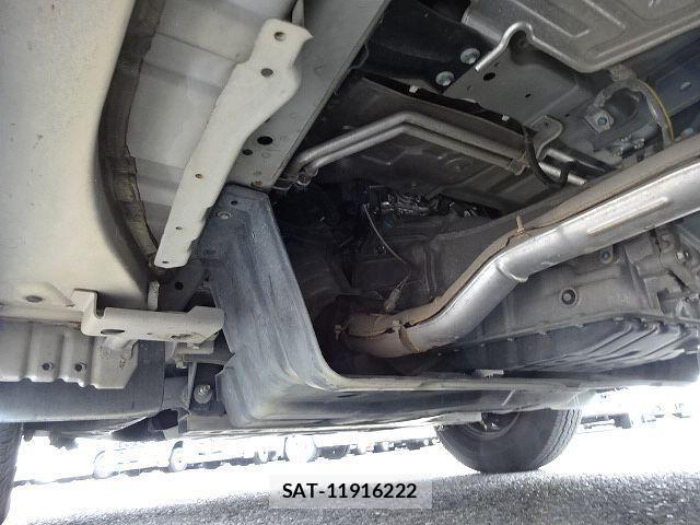 Nissan NV350 Caravan Microbus 2018-03 7963152-29