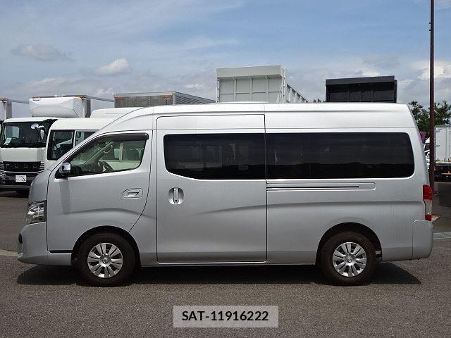 Nissan NV350 Caravan Microbus 2018-03 7963152-4