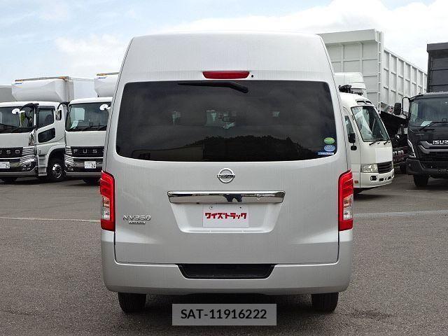 Nissan NV350 Caravan Microbus 2018-03 7963152-6