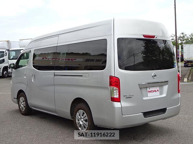 Nissan NV350 Caravan Microbus 2018-03 7963152-7