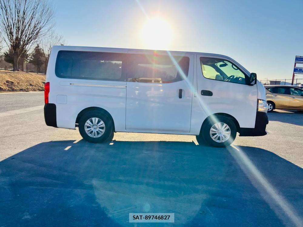 Nissan NV350 Caravan 2018-06 716481-1