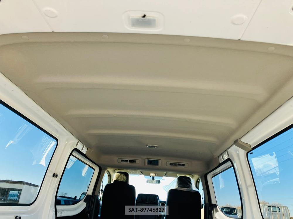 Nissan NV350 Caravan 2018-06 716481-28