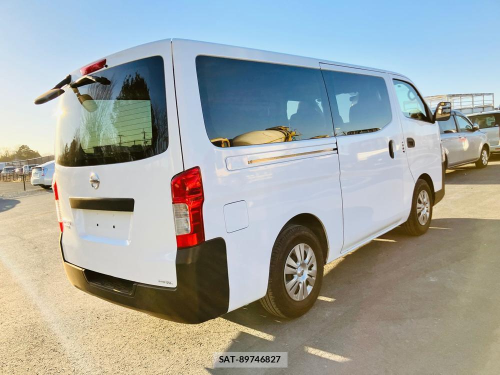 Nissan NV350 Caravan 2018-06 716481-2