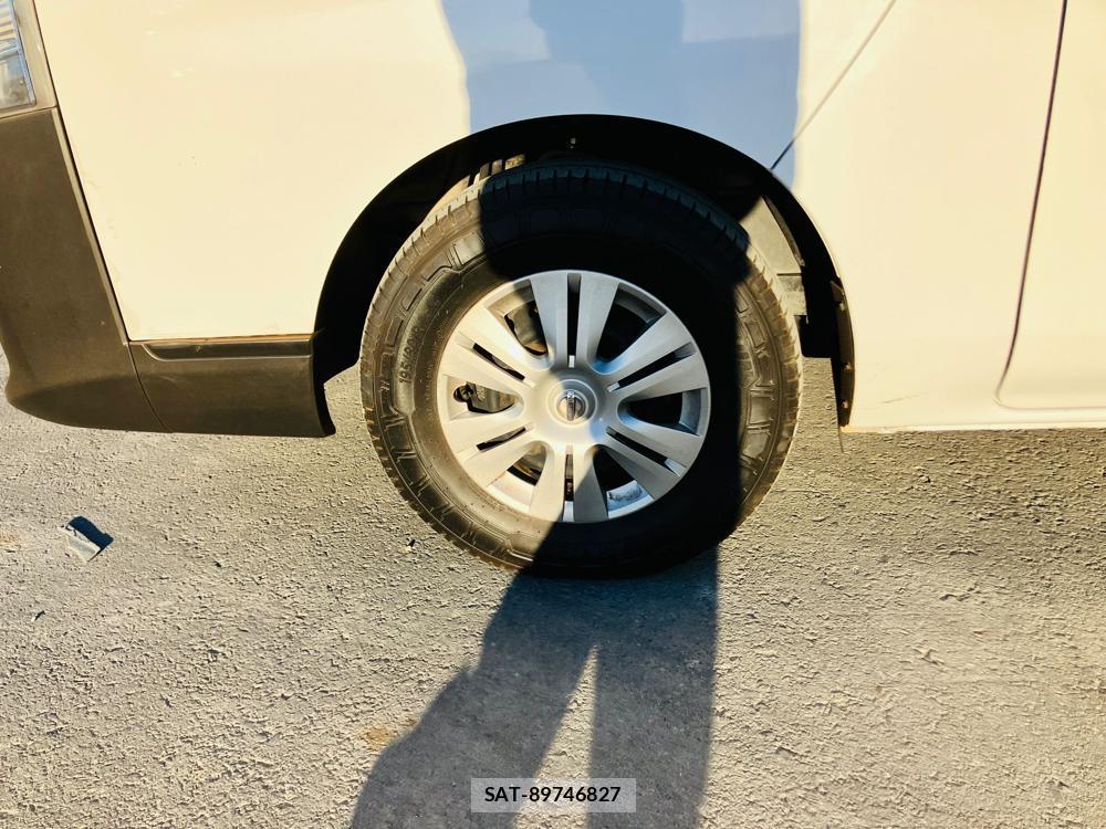 Nissan NV350 Caravan 2018-06 716481-33