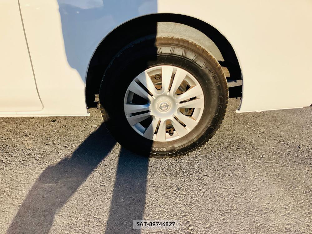 Nissan NV350 Caravan 2018-06 716481-34