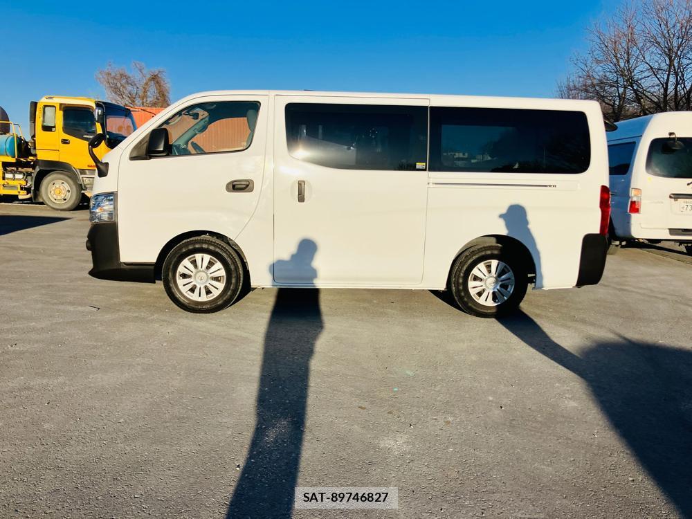 Nissan NV350 Caravan 2018-06 716481-5