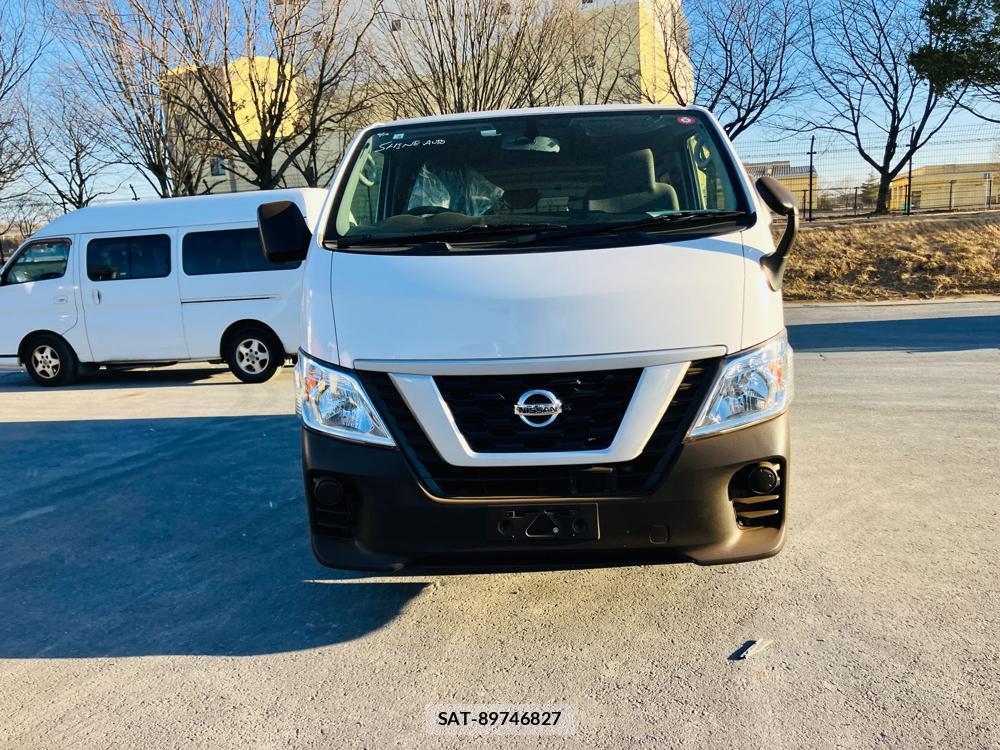 Nissan NV350 Caravan 2018-06 716481-7