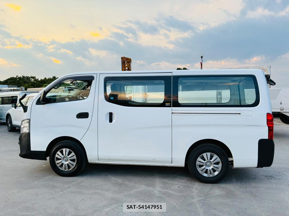 Nissan NV350 Caravan 2020-07 8205318-1