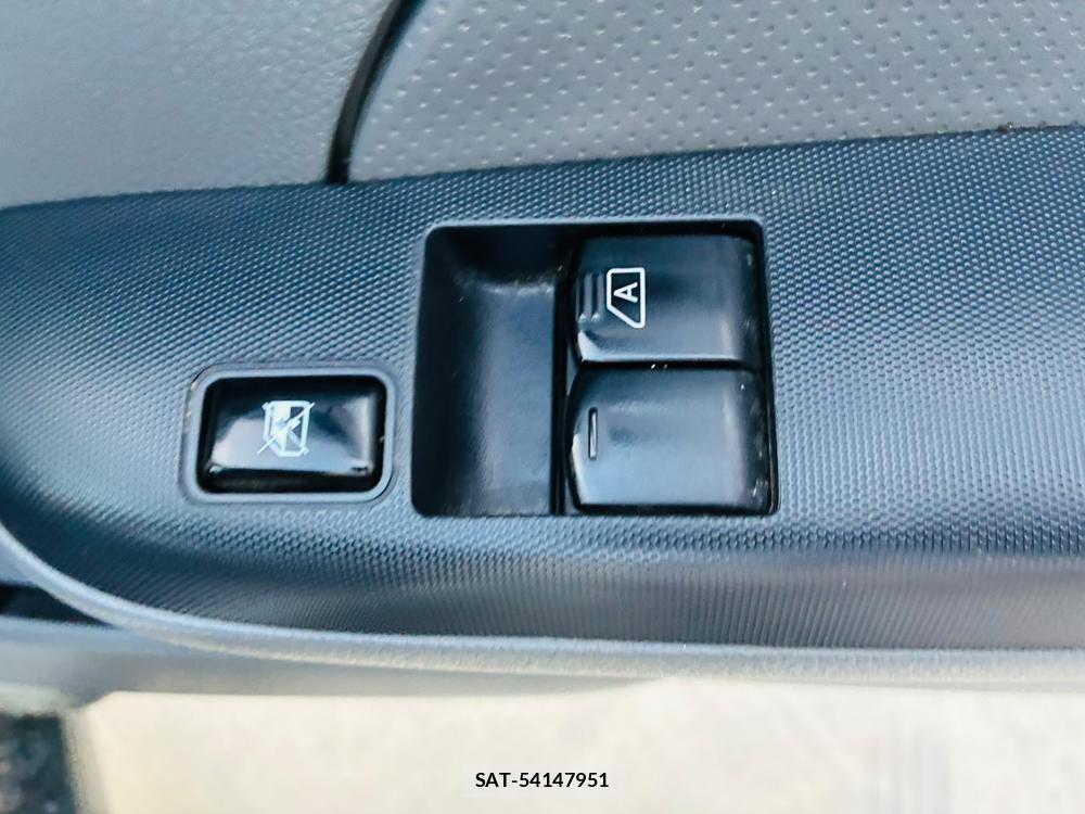 Nissan NV350 Caravan 2020-07 8205318-21