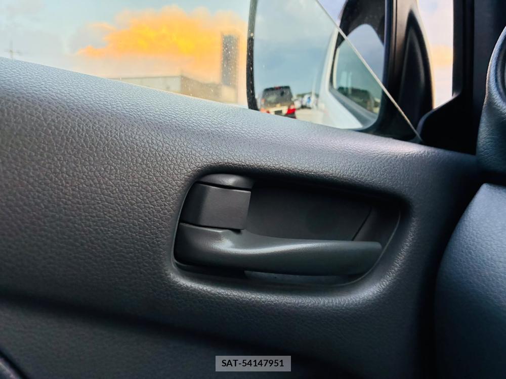 Nissan NV350 Caravan 2020-07 8205318-22