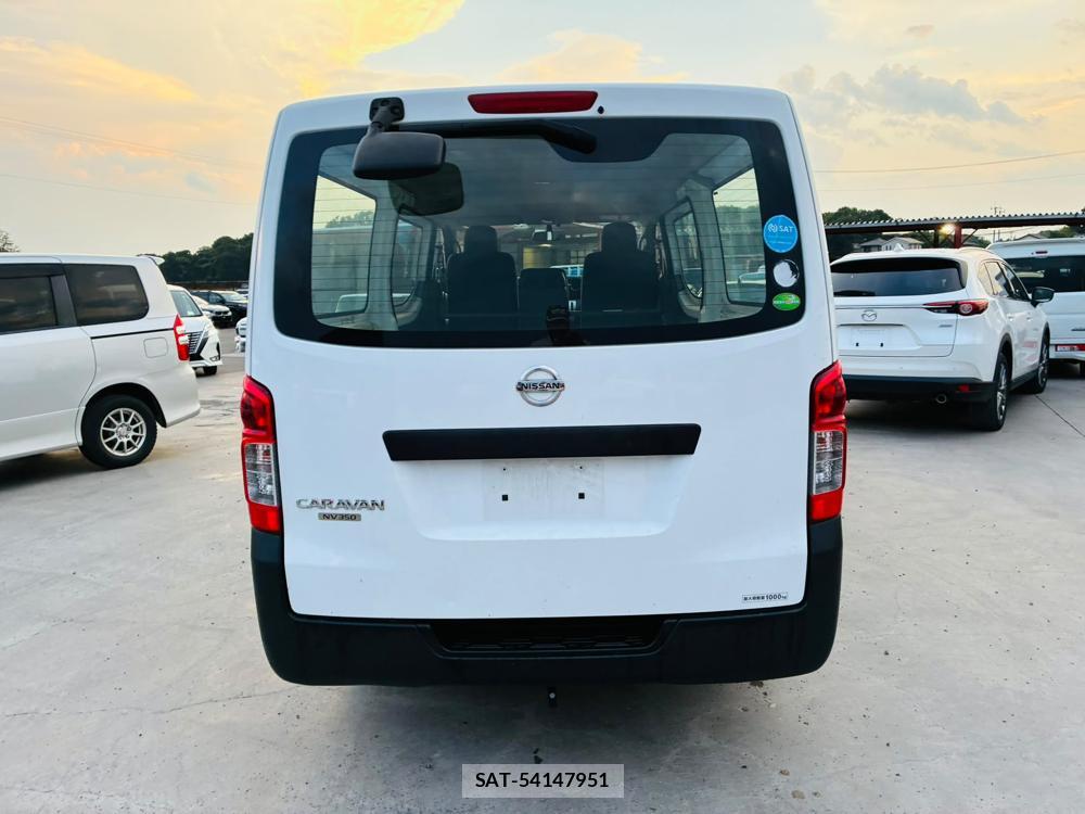 Nissan NV350 Caravan 2020-07 8205318-3