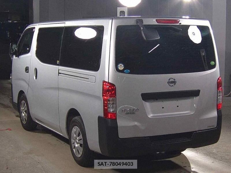 Nissan NV350 Caravan 2020-06 8031215-2