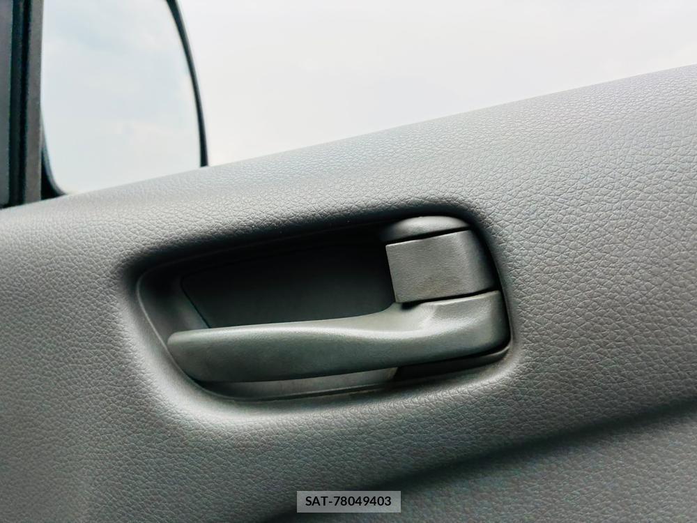 Nissan NV350 Caravan 2020-06 8031215-20