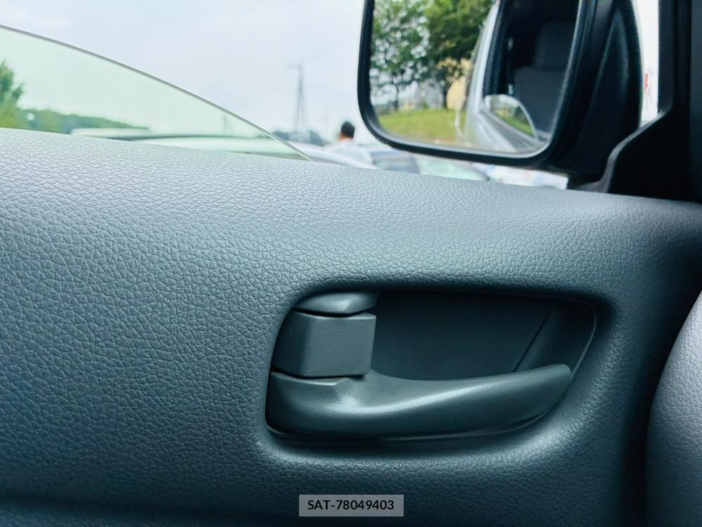 Nissan NV350 Caravan 2020-06 8031215-22