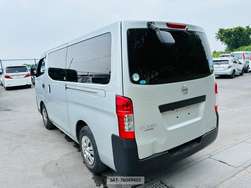 Nissan NV350 Caravan 2020-06 8031215-2