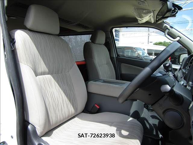 Nissan CARAVAN WAGON 2021-03 7060082-14