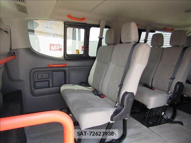 Nissan CARAVAN WAGON 2021-03 7060082-18