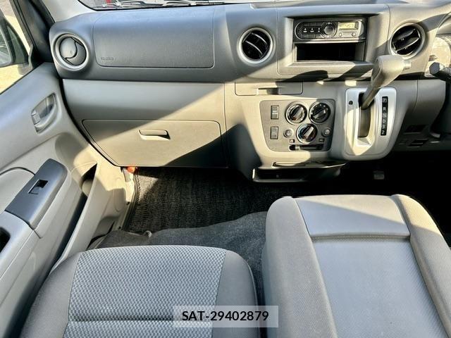 Nissan CARAVAN WAGON 2021-02 7980443-12