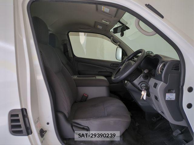 Nissan CARAVAN WAGON 2015-06 8628233-26