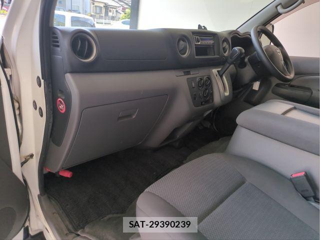 Nissan CARAVAN WAGON 2015-06 8628233-2