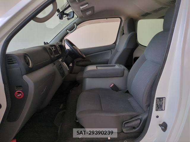 Nissan CARAVAN WAGON 2015-06 8628233-3