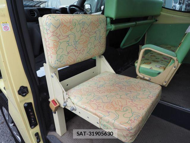Nissan CARAVAN WAGON 2016-10 8884119-9