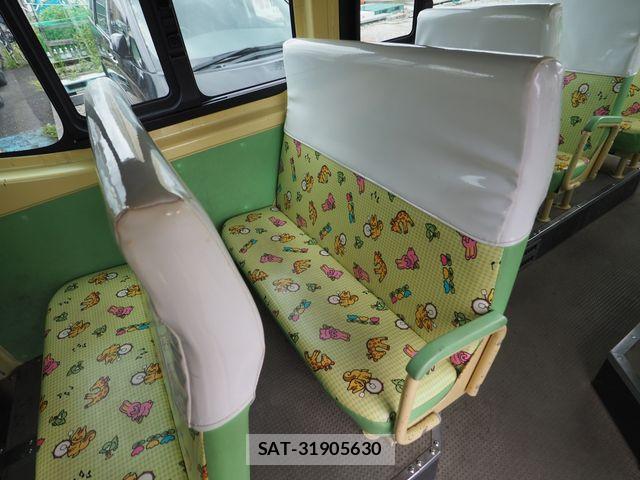 Nissan CARAVAN WAGON 2016-10 8884119-12