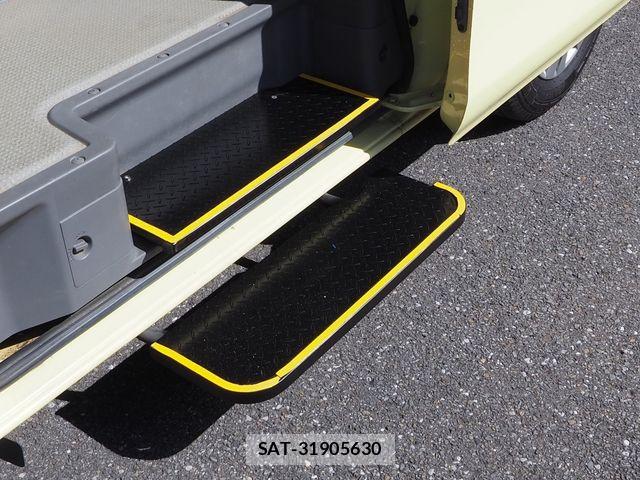 Nissan CARAVAN WAGON 2016-10 8884119-21