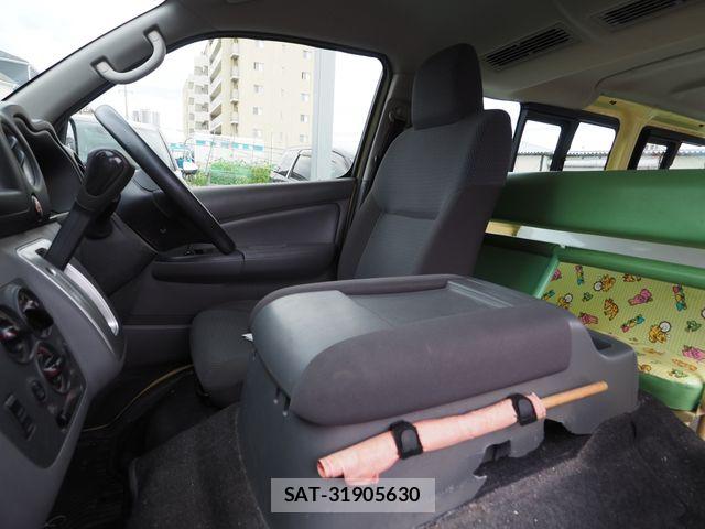 Nissan CARAVAN WAGON 2016-10 8884119-8