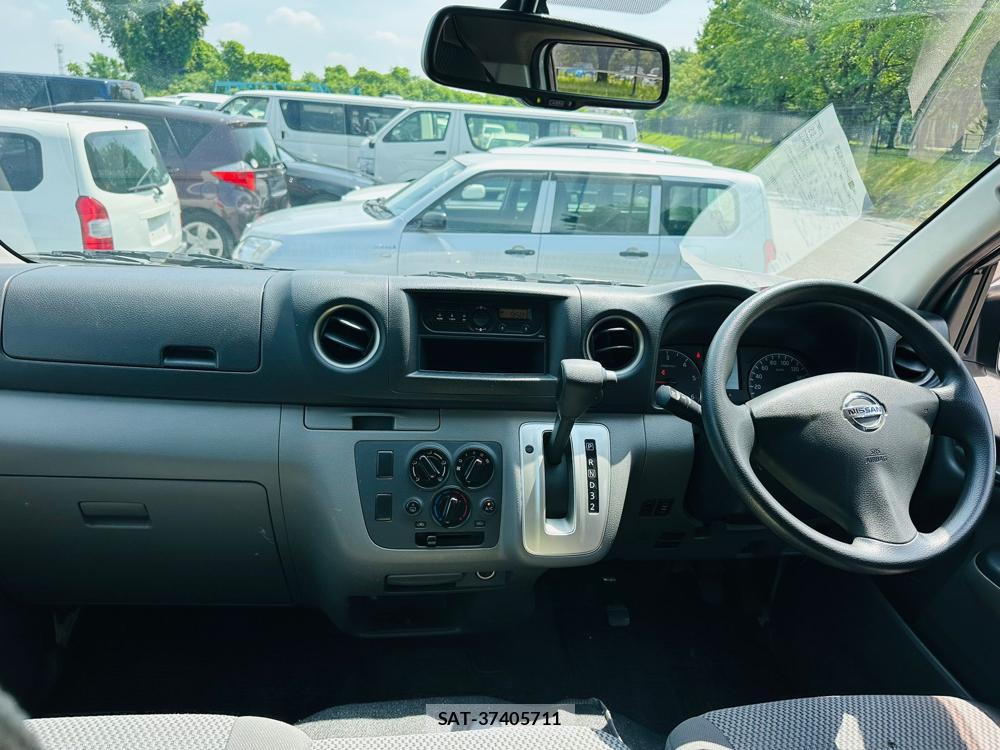 Nissan NV350 Caravan 2020-02 7499040-12