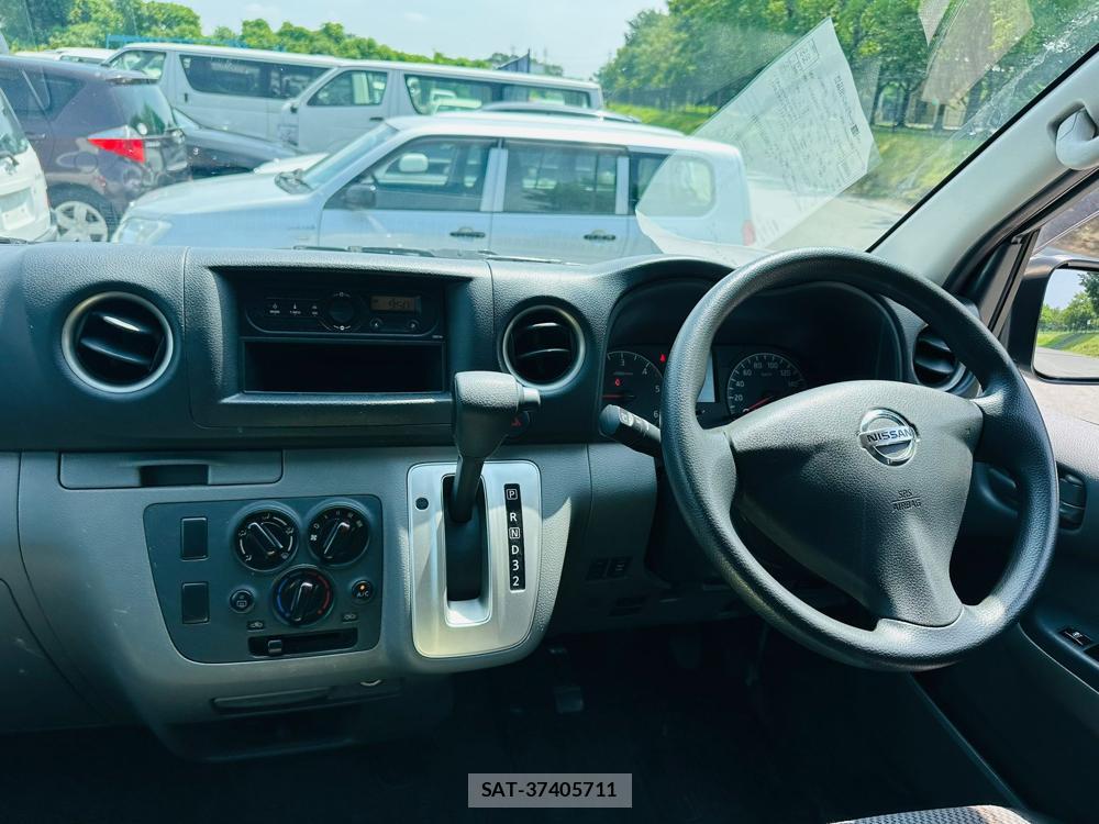 Nissan NV350 Caravan 2020-02 7499040-13