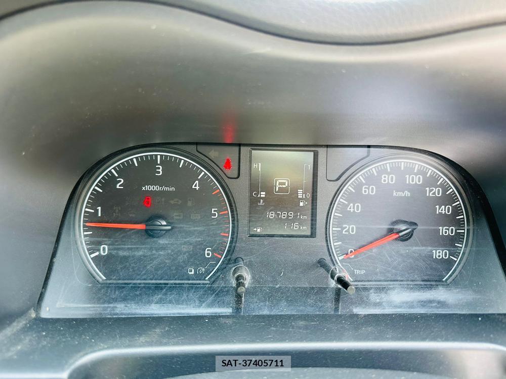 Nissan NV350 Caravan 2020-02 7499040-15