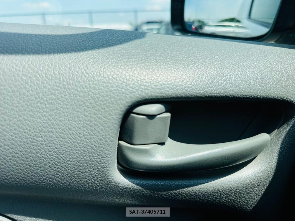Nissan NV350 Caravan 2020-02 7499040-22