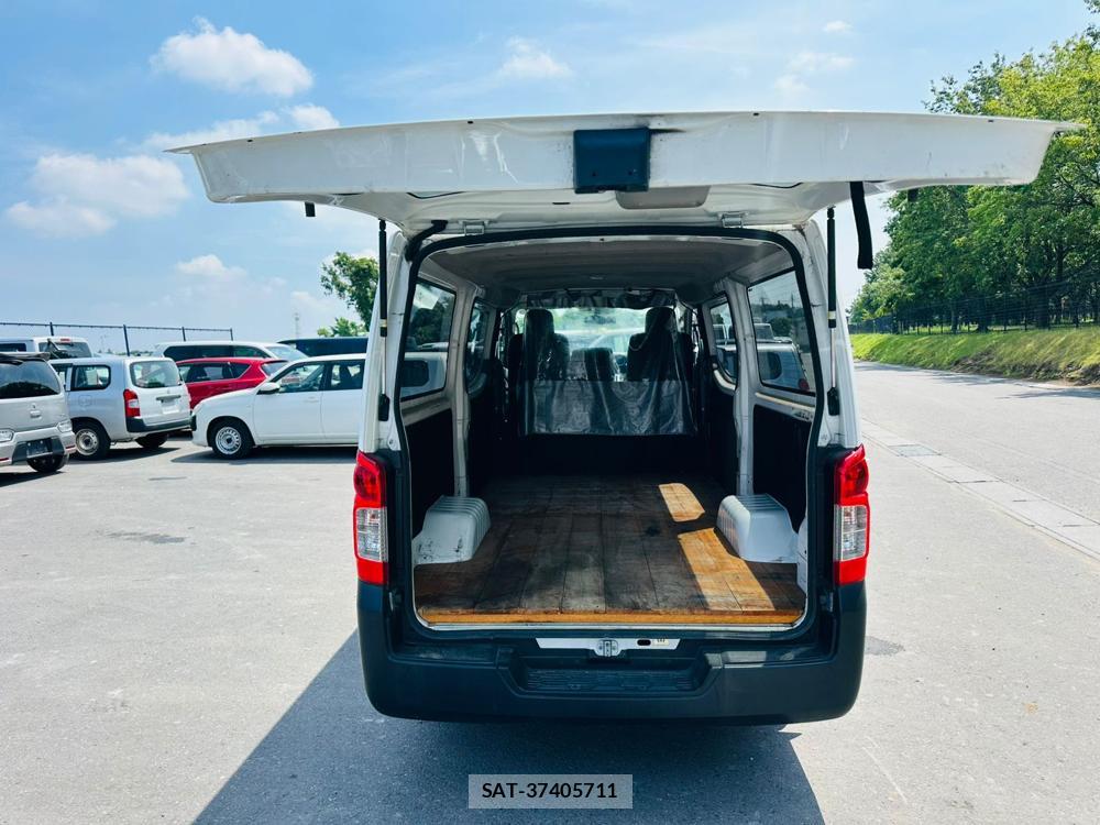 Nissan NV350 Caravan 2020-02 7499040-26